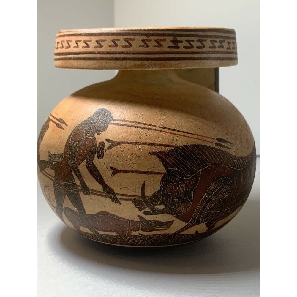 Greek Vase, Corinthian Aryballos, c. 600-575 B.C. No 653